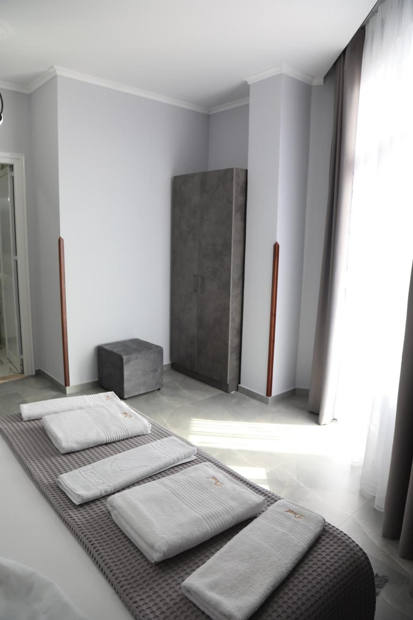 --Hotel Deal-- Rooms With Castle View Kruje Bagian luar foto