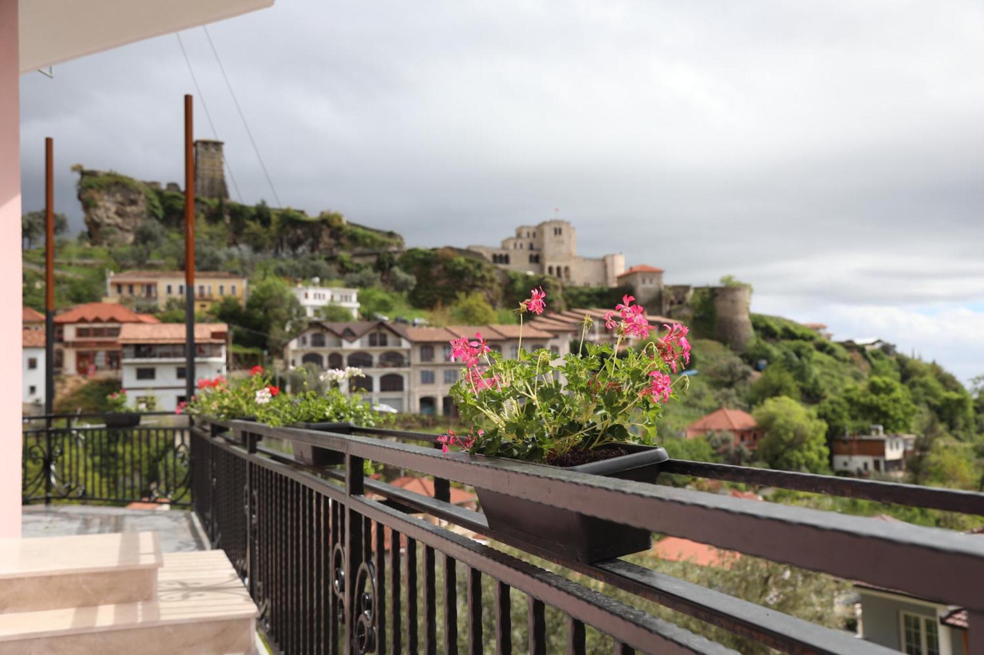 --Hotel Deal-- Rooms With Castle View Kruje Bagian luar foto